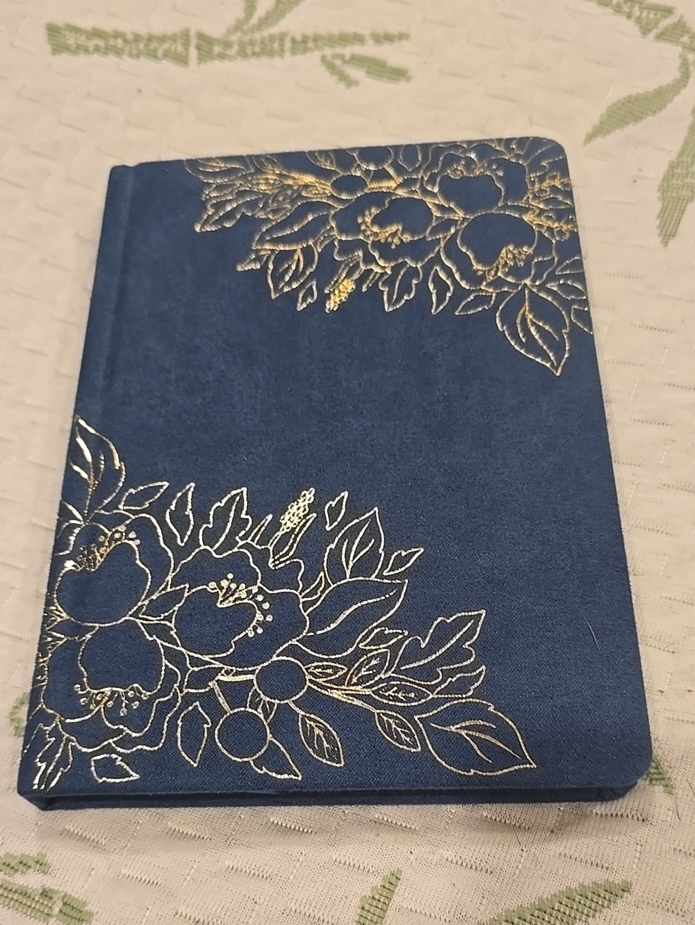 ❤️10/$10 Navy Floral Embossed Journal with Gold Accents
